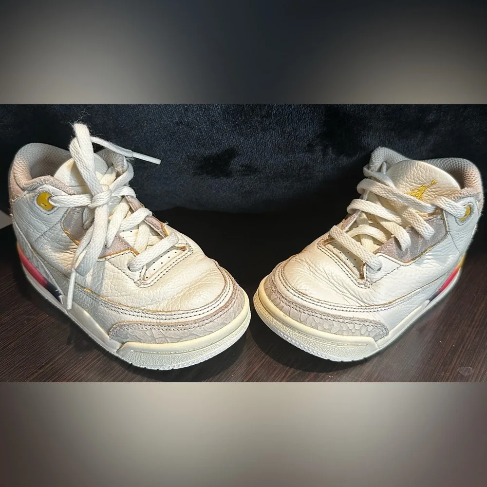 Nike Kids Sneakers in White and Yellow with Red Accents
